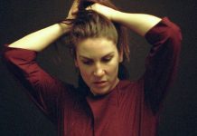 Young Galaxy lança o inédito e beneficente single “Stay For Real”