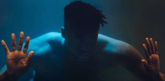Moses Sumney canta embaixo da água no surreal videoclipe de “Doomed”