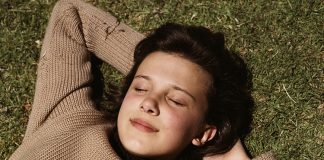 The xx lança videoclipe de “I Dare You” com Millie Bobby Brown e Paris Jackson