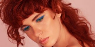 Grace Mitchell lança videoclipe tenso de “Cali God” e mostra a inédita “Capital Letters”