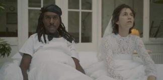 Charlotte Gainsbourg vive um romance com Dev Hynes no clipe de “Deadly Valentine”