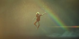 Sia lança videoclipe de “Rainbow”, da trilha da animação ‘Meu Pequeno Pônei: o Filme’, com Maddie Ziegler