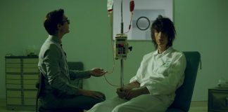 The Horrors transformam-se em cobaias no videoclipe de “Something To Remember Me By”