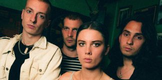 Wolf Alice mostra os bastidores de sua turnê no clipe de “Heavenward”