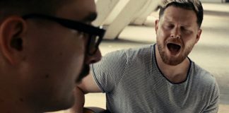 Alt-J apresenta a faixa “3WW” num antigo cemitério do século XVI