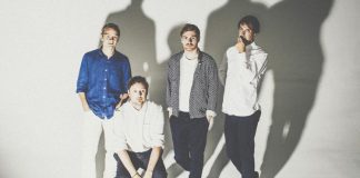 Django Django lança o ágil e bizarro clipe de “Tic Tac Toe” para divulgar o álbum ‘Marble Skies’
