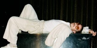 Jake Shears, do Scissor Sisters, lança o single “Creep City” e prepara disco solo