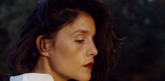 Jessie Ware lança a faixa “Sam”, colaboração com Ed Sheeran, do álbum ‘Glasshouse’