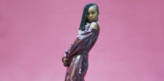 Kelela lança a sedutora e hipnótica “Blue Light” do álbum ‘Take Me Apart’