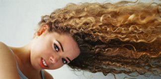 Nilüfer Yanya revela beleza e simplicidade no single “Baby Luv”