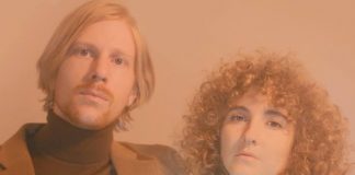 Tennis lança a pop vintage e romântica “I Miss That Feeling” do EP ‘We Can Die Happy’