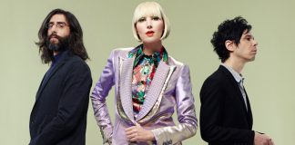 Yeah Yeah Yeahs revela a versão demo de “Black Tongue” do álbum ‘Fever to Tell’