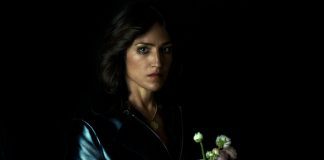Joan As Police Woman anuncia o álbum ‘Damned Devotion’ com a dramática “Warning Bell”