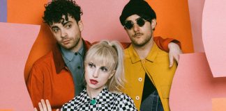 Paramore encontra uma falsa felicidade nas ruas de NY no clipe de “Fake Happy”