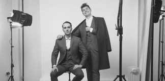 Her lança o single “We Choose”, em memória ao integrante Simon Carpentier, e anuncia disco de estreia