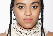 Seinabo Sey celebra suas origens africanas no videoclipe de “I Owe You Nothing”