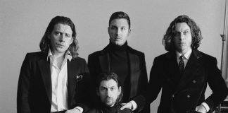Arctic Monkeys retorna com o sexto disco de estúdio, ‘Tranquility Base Hotel & Casino’