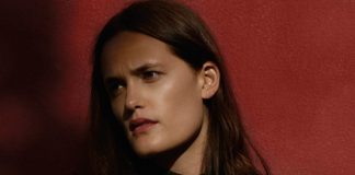 Wet encontra beleza no sofrimento no single “Softens”