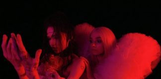 Grimes anuncia projeto com a excêntrica Poppy em suas redes sociais