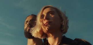 Lykke Li vive uma relação amorosa de altos e baixos no videoclipe de “Hard Rain”