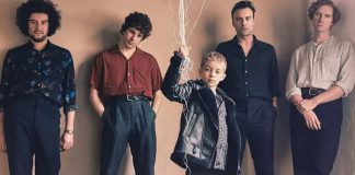 The Kooks lança as faixas “No Pressure” e “All The Time” para anunciar o álbum ‘Let’s Go Sunshine’
