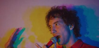 Albert Hammond Jr. lança o colorido e frenético videoclipe de “Far Away Truths”