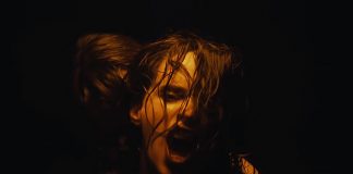 Anna Calvi lança o videoclipe de “Don’t Beat the Girl Out of My Boy” e anuncia o álbum ‘Hunter’