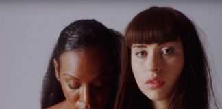 Kimbra tira tudo em videoclipe de “Version of Me” na companhia de Dawn Richard