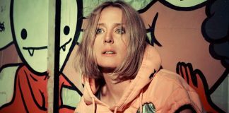 Róisín Murphy comanda o entusiasmo de uma pista de dança no clipe de “Plaything”