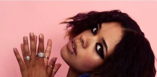 Cosha (ex-Bonzai) andarilha pela noite no videoclipe “Flacko”