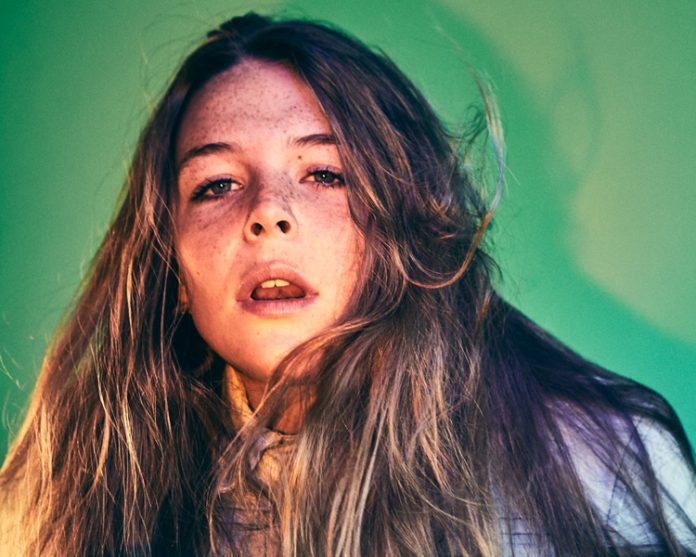 Maggie Rogers revela sua empatia e aura pop groove no single 