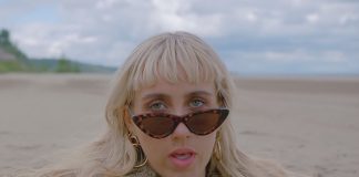 RALPH mostra o seu verão ideal no clipe de “Girl Next Door” e revela a inédita “Tables Have Turned”