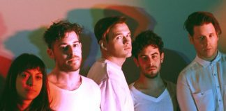 St. Lucia mostra videoclipe vibrante e colorido de “Walking Away”