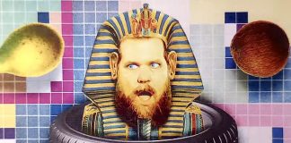 John Grant mostra o insano e animado videoclipe de “He’s Got His Mother’s Hips”