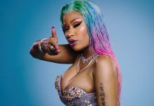 Nicki Minaj contracena com fantoches no videoclipe de “Barbie Dreams”
