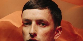 Totally Enormous Extinct Dinosaurs mostra a instrumental “Energy Fantasy”