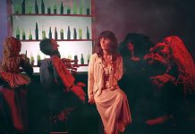 Eleanor Friedberger alterna em mundos no videoclipe de “It’s Hard”