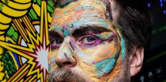 John Grant lança a balada “Is He Strange” do álbum ‘Love Is Magic’