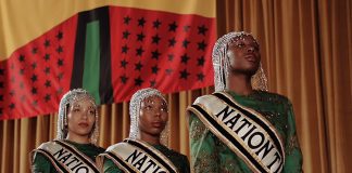 Kamasi Washington mostra uma cerimônia transcendental no videoclipe de “Hub-Tones”