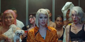 Carly Rae Jepsen canta um hino sobre amor próprio em “Party For One”