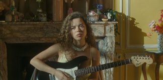 Nilüfer Yanya lança o single e videoclipe de “Heavyweight Champion Of The Year”