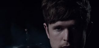 James Blake entra num universo enigmático no videoclipe de “Mile High”