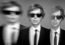 Beck lança o single “Saw Lightning” e anuncia o álbum “Hyperspace”