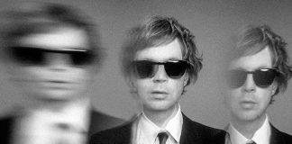Beck lança o single “Saw Lightning” e anuncia o álbum “Hyperspace”