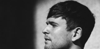 James Blake lança a inédita “Mulholland” em versão especial do álbum ‘Assume Form