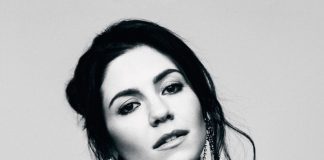 MARINA lança de surpresa a parte ‘LOVE’, do álbum ‘LOVE + FEAR’