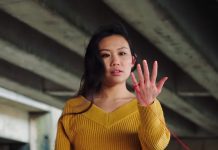KT Tunstall dá forma real às conexões entre as pessoas no clipe de “Little Red Thread”