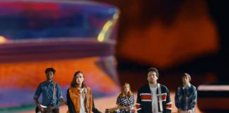 Metronomy volta em versão miniatura no videoclipe de “Lately”