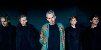 PNAU volta com sua eletrônica cativante no single “Solid Gold”