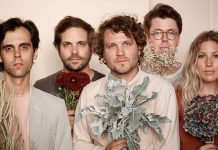 Ra Ra Riot lança o single “Flowers”, produzido por Rostam, e anuncia o álbum ‘Superbloom’